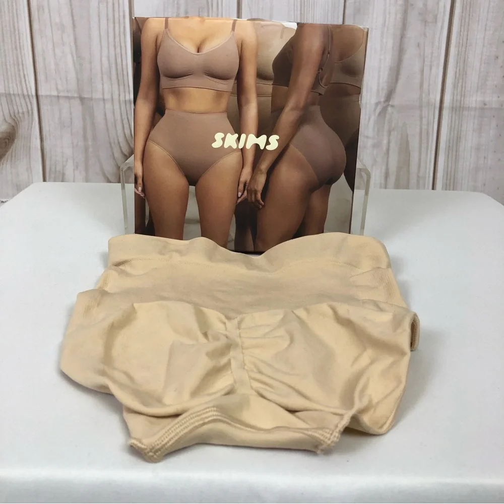 Skims Seamless Mid-Waist Briefs - Picture 2 of 6